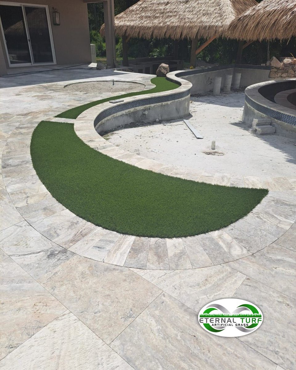 EternalTurfGras's tweet image. Ditch the hard lines. 🌿

Flowing turf around your pool softens the space, makes a statement, and creates a calming, resort-style vibe. 💦🌴

#EternalTurfGrass #PoolsideDesign #OutdoorLuxury #TurfAndPavers #FloridaPools #LushLiving