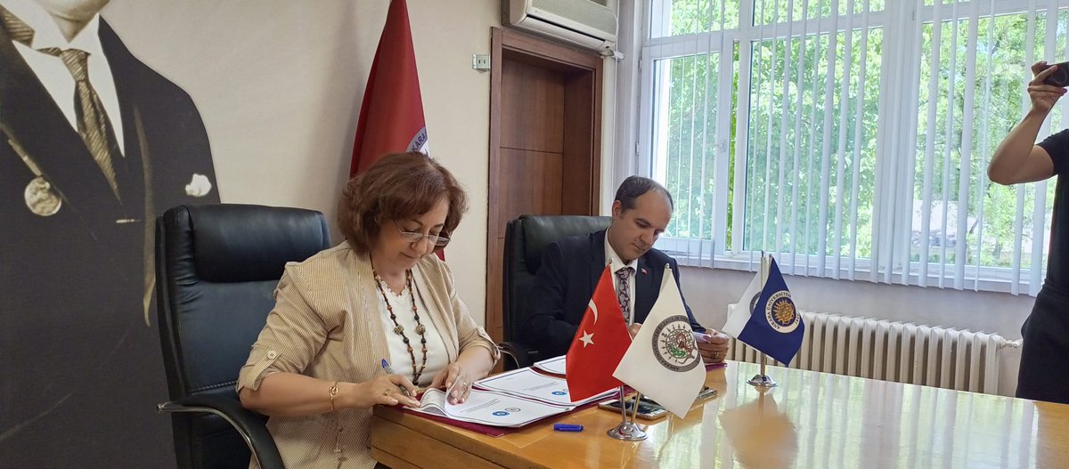 Eczacılık Fakültesi Dekanı Sn. Prof.Dr. Asuman BOZKIR ve Pursaklar Fen Lisesi Müdürü Sn.İsmail TEKE tarafından imzalanan protokolle okulumuz ve Eczacılık Fakültesi arasında çeşitli çalışmalar yapılmasına karar verildi. <a href="/meb_ogm/">Ortaöğretim Genel Müdürlüğü</a> <a href="/MemAnkara/">Ankara İl Millî Eğitim Müdürlüğü</a> <a href="/kocakysr/">Yaşar Koçak</a> <a href="/PursaklarMem/">Pursaklar İlçe Mem</a> <a href="/mustafakilicgil/">Mustafa Kılıçgil</a>