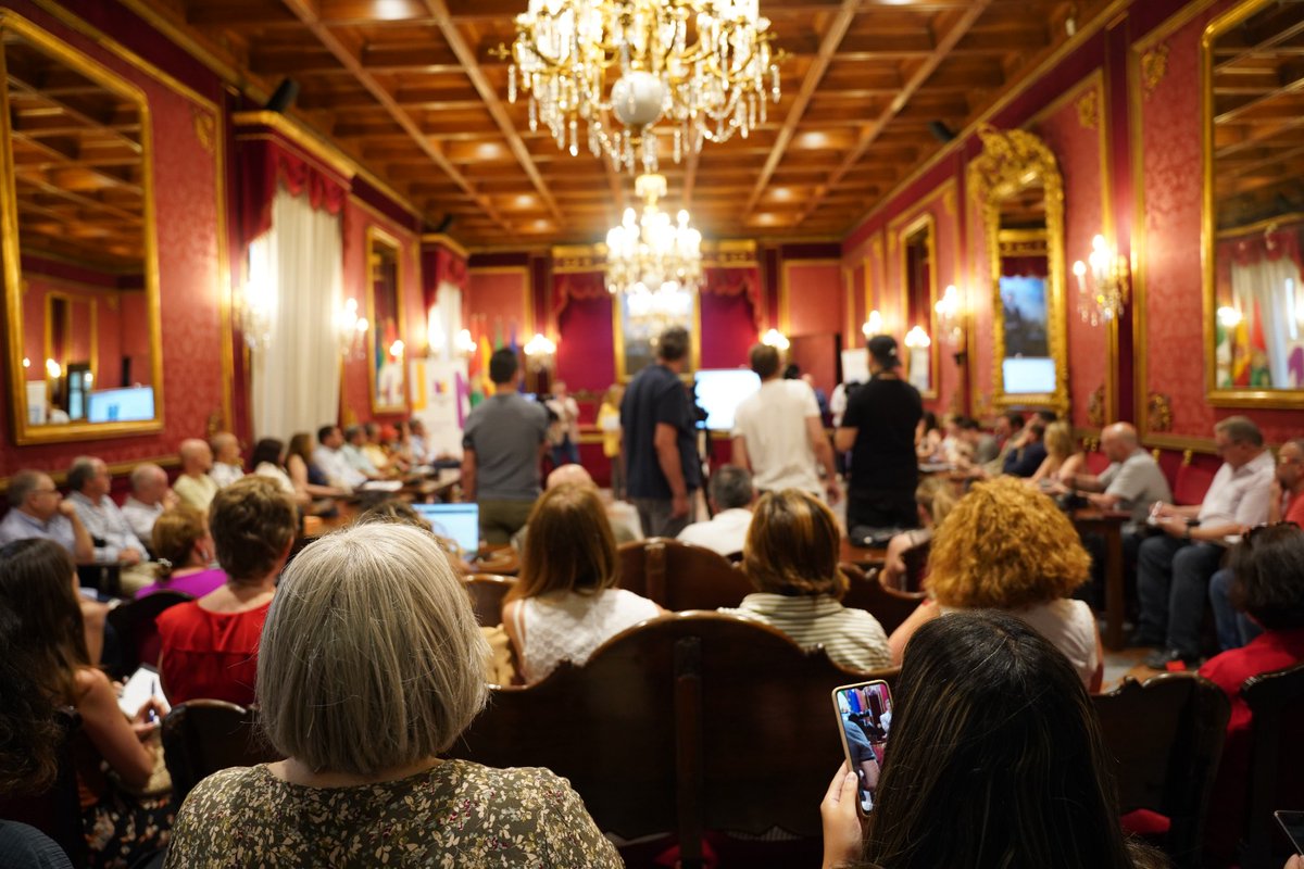 Universidad Granada (@canalugr) on Twitter photo 🆙 Más de 1.300 propuestas ciudadanas para impulsar la candidatura de #Granada a Capital Europea de la Cultura 2031
📩 <a href="/MedialabUGR/">Medialab UGR</a> - <a href="/InnovaUGR/">Vic. Innovación Social, Empleo y Emprendimiento</a> y <a href="/aytogr/">Ayuntamiento de Granada</a> han impulsado el proceso
🎶 En los resultados destaca la idea de una programación cultural joven
📲canal.ugr.es/noticia/granad… 🆙 Más de 1.300 propuestas ciudadanas para impulsar la candidatura de #Granada a Capital Europea de la Cultura 2031
📩 <a href="/MedialabUGR/">Medialab UGR</a> - <a href="/InnovaUGR/">Vic. Innovación Social, Empleo y Emprendimiento</a> y <a href="/aytogr/">Ayuntamiento de Granada</a> han impulsado el proceso
🎶 En los resultados destaca la idea de una programación cultural joven
📲canal.ugr.es/noticia/granad…