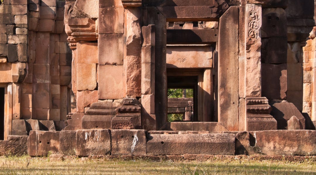 This week in Southeast Asian archaeology: ancient ports unearthed in Vietnam, smuggled artefacts head home to Indonesia, and Cambodia clashes with Thailand over cultural copycats. #southeastasianarchaeology
 
bit.ly/4k8ghz4