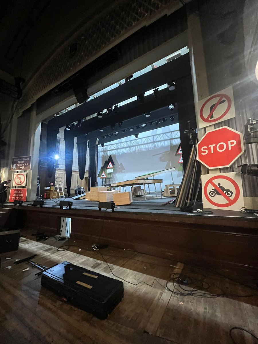 LeithTheatre's tweet photo. 🤡🐺 @NativesMusical packed up &amp; rolling West 👋

Big thanks to the team! A bit quiet in here now...but not for long!

July at Leith Theatre:
 🗓️10-13 @LeithComedyFest Weekender 
 🗓️18 &amp; 19 @IrvineWelsh’s Porno adapted by Davie Carswell

 🎟️ Book now: https://t.co/44kLnRbCua https://t.co/CTgdxYnotC