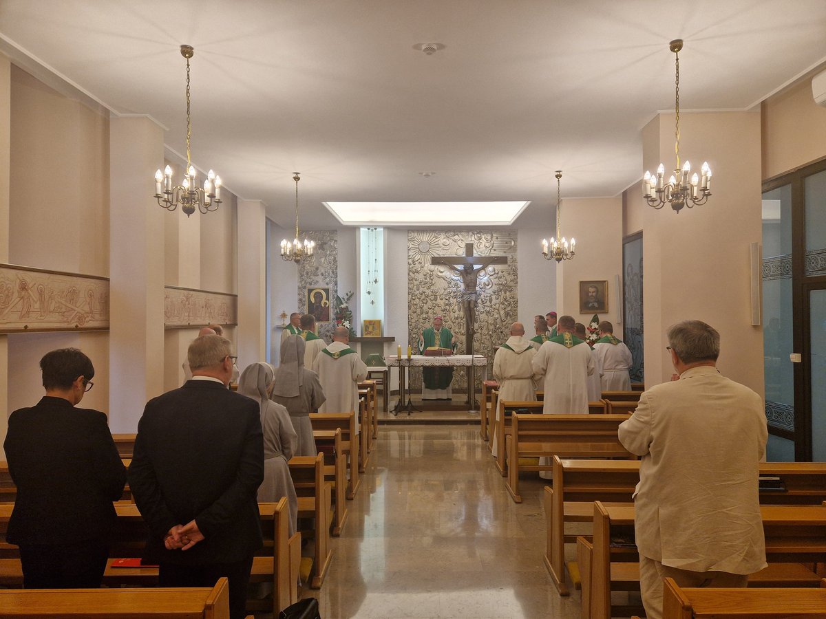 W kaplicy Sekretariatu KEP w Warszawie rozpoczęła się Msza św. dla duszpasterzy polonijnych pod przewodnictwem bp. Roberta Chrząszcza, delegata KEP ds. Duszpasterstwa Emigracji Polskiej.