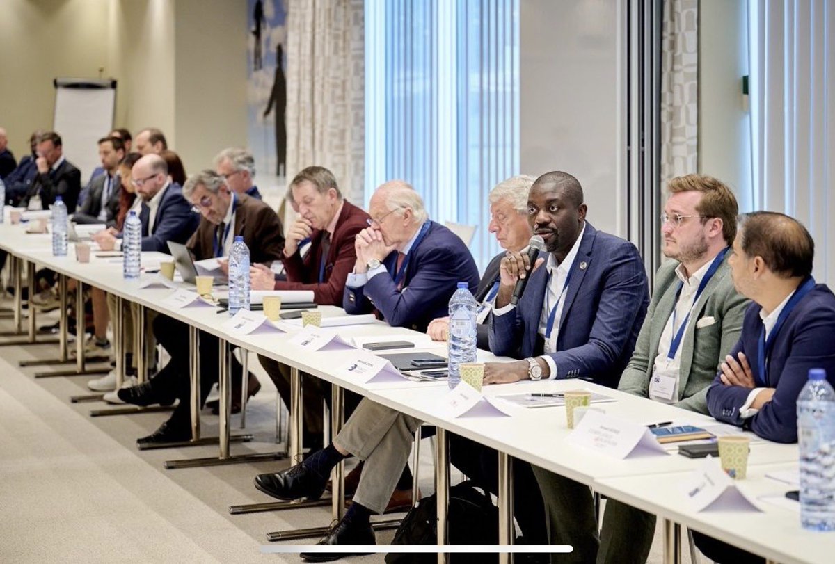 ma_bqe_un_droit's tweet photo. Ma banque, Un droit était heureuse de contribuer à l’Atelier Finance organisé ce lundi 16/06/2025 par la #CBLACP sur le thème « Europe-Africa Banking Transactions ».
Jean Jacques Lumumba @LUMUMBAJj , Président de #MabanqueUnDroit est intervenu sur le de-risking #inclusionbancaire #derisking #banque