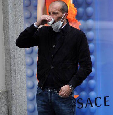 V60 بالطريقة التالية
40ml🌀
90ml🌀
90ml🌀
50ml🌀
لحلاوة زائدة وقوام نخبوي ☕️

انتظار الموسم القادم بلهفه لترويض الباروكة