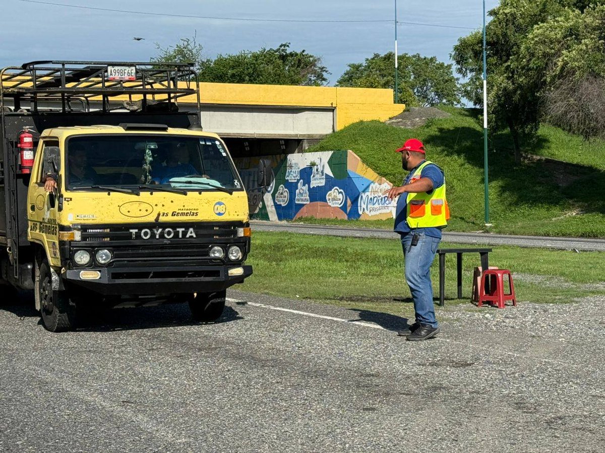 InttContigo's tweet image. Inicia operativo especial de Registro de Operadores de Transporte de Carga #ROTC en los estados Aragua y Portuguesa, el cual estará activo hasta el 04 de julio, en el Peaje La Encrucijada de la ARC y en el PAC La Flecha en la Autopista José Antonio Páez.