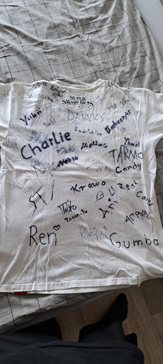 Grade ein altes Shirt von damals gefunden, sollen da nochmal neue Namen drauf?