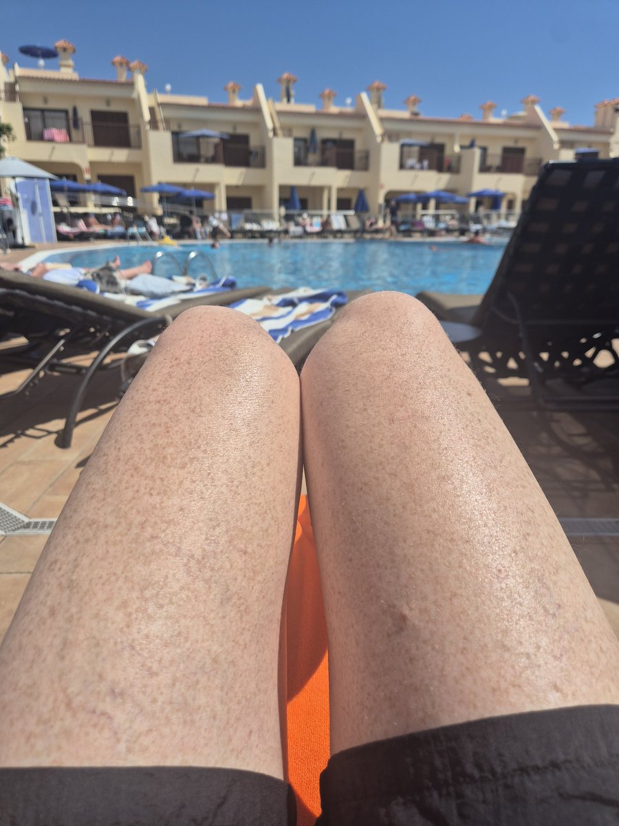 wadey71's tweet photo. Good afternoon @lwharton89 @deandunks not had a holiday pic for a while 😂😂😎 https://t.co/tv12lWPOoN
