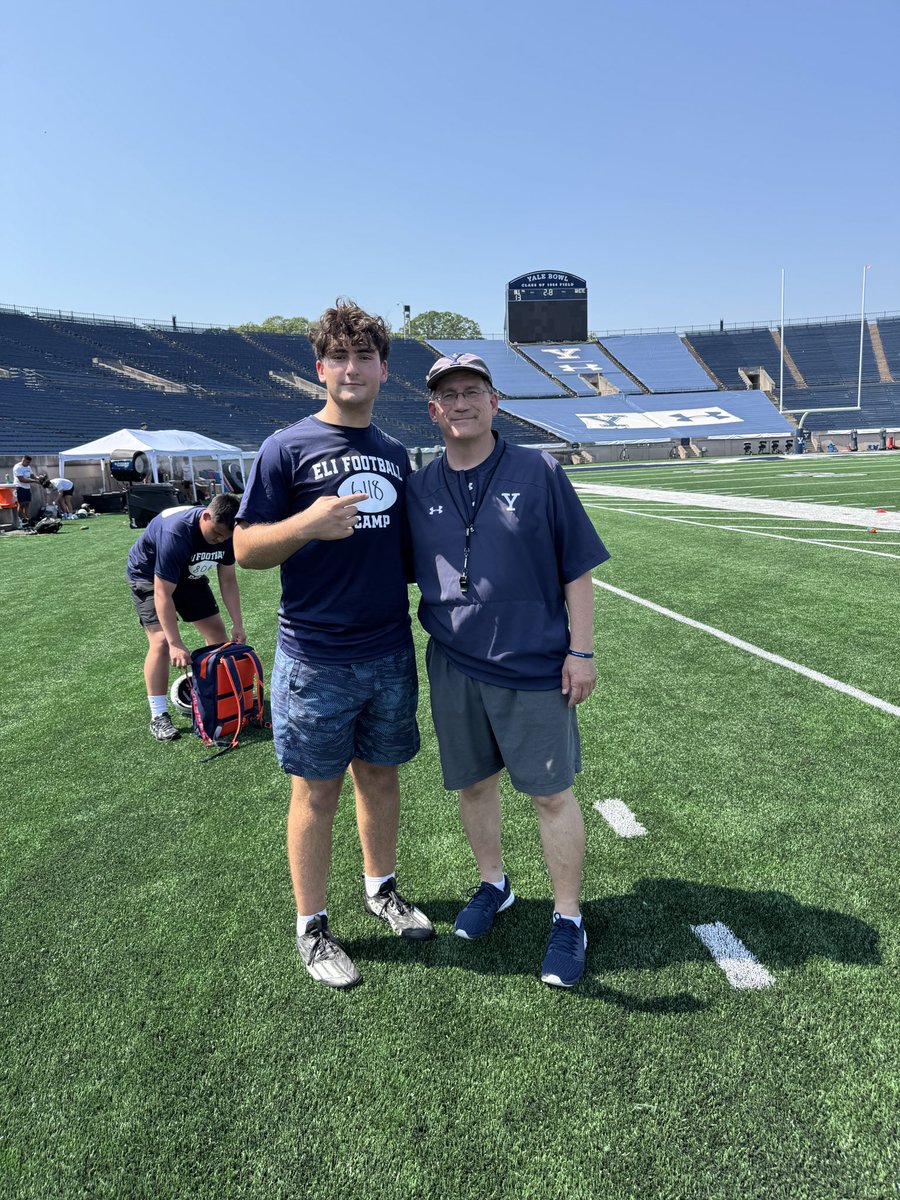 BenFerber11's tweet image. Had a great day yesterday @yalefootball. Thank you @StevenVashel and @CoachRenoYale for having me out. Excited for what the future holds! @SpecialTeamsU @HKA_Tanalski @Get__Recruited @JETB12 @ParksCochrane @NickBigelow13