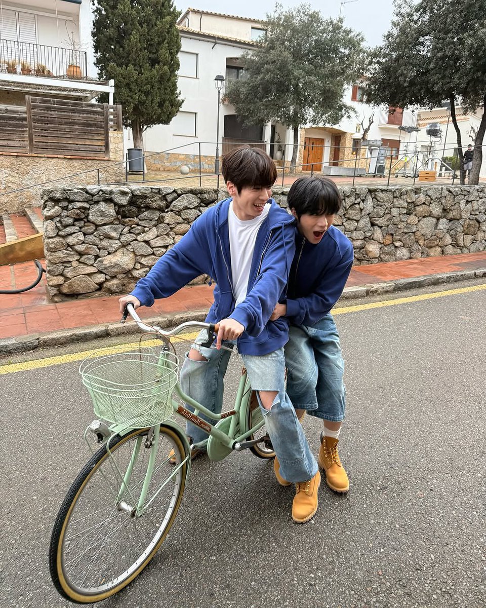 i can already hear taehyun's giggles and beomgyu's exaggarated screams🥺😭 MY PRECIOUS TAEGYU