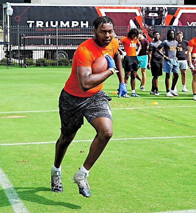 I wondered why an offensive lineman was working out at TE until I watch Jason Brown (6-foot-4, 235) <a href="/JasonBrownJr20/">Jason (JJ) Brown</a> dominate the 1-on-1's during the passing drills
