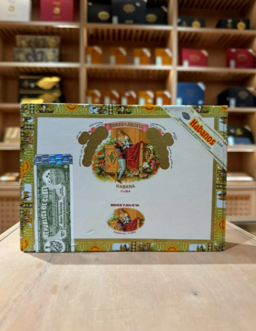 LiyaMaria1986's tweet photo. Romeo y Julieta Belvederes 🇨🇺
Hand-rolled with premium Cuban leaf, 125mm × 39 ring. Medium strength, deep brown wrapper, classic band. Smooth cedar &amp; spice up front, nutty midsection, rich woody finish. A timeless 10-stick box.
#FL #TX #CA #USA #Cigars #CubanCigars 🍂🔥💨 https://t.co/iyDsfF4lVK