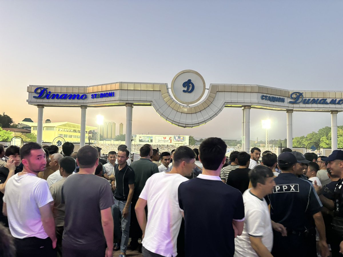 dxn_iskanderoff's tweet photo. Crazy scenes at Dínamo Samarkand as the team pushes hard for their first ever top 3 finish 😱 https://t.co/fMsZn8UMoX