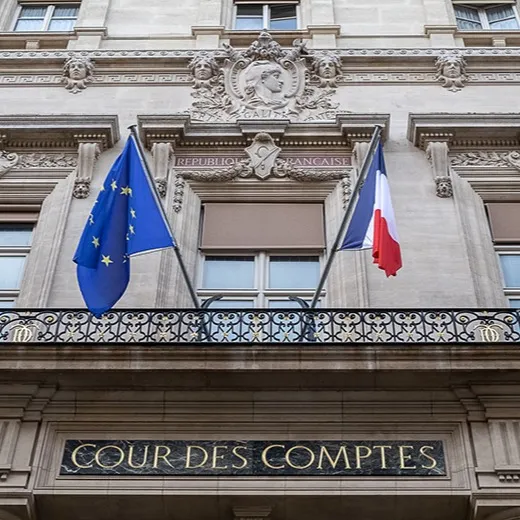L’État finance des hôtels pour des clandestins,
pendant que des familles françaises dorment dans leur voiture.
Priorités inversées, indignation totale.
#AbandonDesFrançais