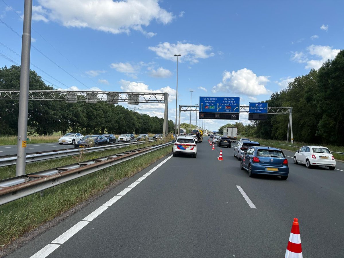 Ongeval met twee auto's op de A35 bij Borne
