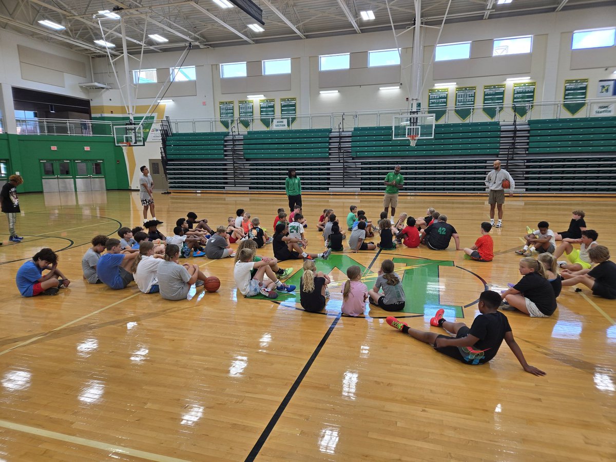 Day one of boys basketball camp!
#GoBolts 🏀⚡️