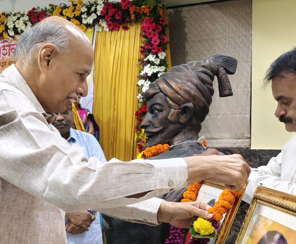 advanilparab's tweet image. वर्सोवा येथे पदाधिकारी मार्गदर्शन सभा आयोजित करण्यात आली होती. यावेळी उपस्थितांना मार्गदर्शन केले. याप्रसंगी शिवसेना उपनेते श्री. विश्वनाथ नेरुरकर जी, वर्सोवा येथील सर्व शिवसेना महिला व पुरुष पदाधिकारी उपस्थित होते.

#ShivsenaUBT #वर्सोवा #Versova #Mumbai #पदाधिकारीसभा #anilparab