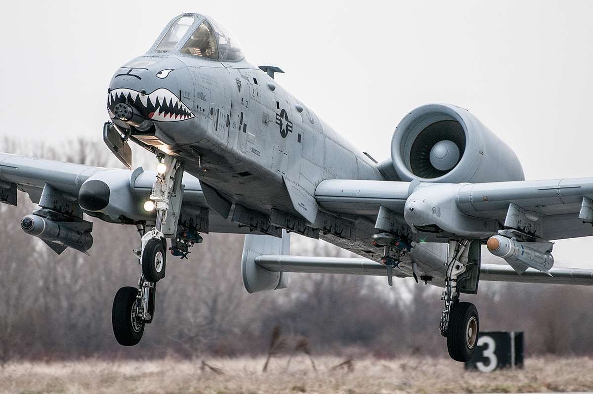 DelightfulArchi's tweet image. 🚨🐗 #A10 Warthog, the flying tank

Built around the GAU-8 Avenger: a 30mm cannon that spits 3,900 rounds/min

It doesn’t fly to war. It flies through it!

Let’s talk about the king of close air support 🧵👇

#OnlyFullSends #A10Thunderbolt #Warthog