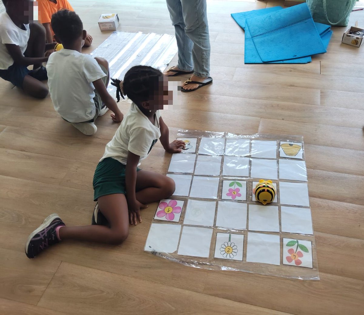 Dans le cadre de la liaison GS-CP, les élèves de GS de l’école Les Corallines et les CP de l’école Mixte A se sont retrouvés autour des jeux mathématiques. Les parents étaient ravis d’encadrer des ateliers.