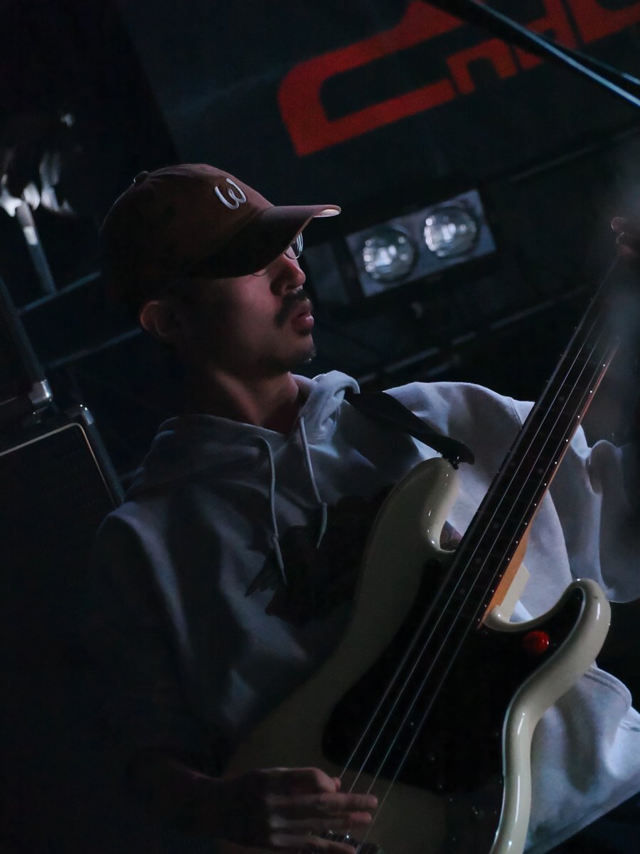 JE3KMZ's tweet photo. やっぱ、ちゃーりーはかっけぇ
#ステエションズ ではオトナの雰囲気
#egobag ではクレイジーそのもの
使い分けちょるトコもひっくるめて、天才プレーヤーとワシは思っちょる https://t.co/WPJhsj9IFx