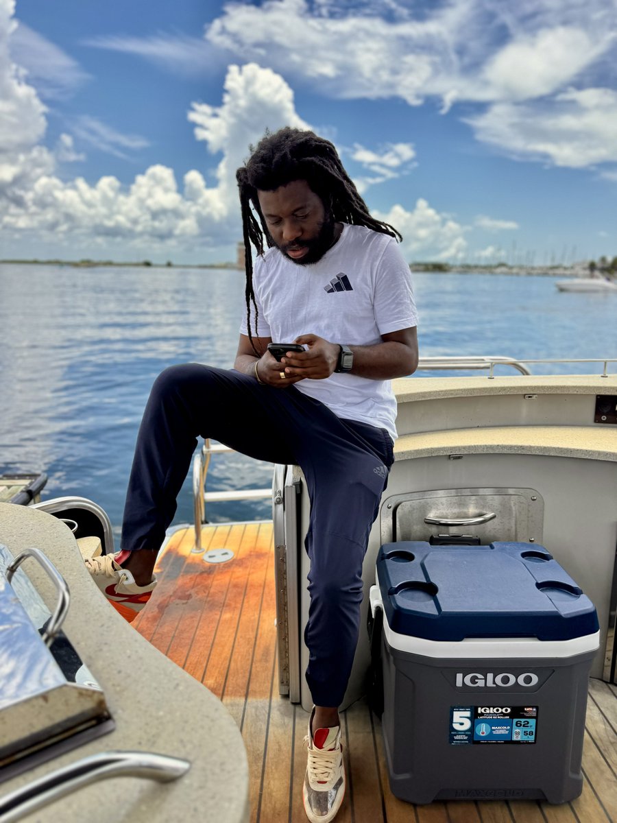 One thing that I know, JAH is real. All his children shall follow, his lead. 

When the conquering Lion roar; Victory.

keep yo heads up! 🫡