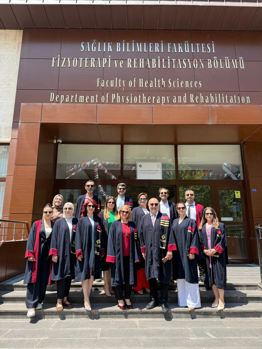 Nitelikli akademik kadro ile eğitim de iddialıyız 💪🏻 Sende bilginin en büyük güç olduğu dönemde hadi HKÜ FTR’ye #hkunv #yks25