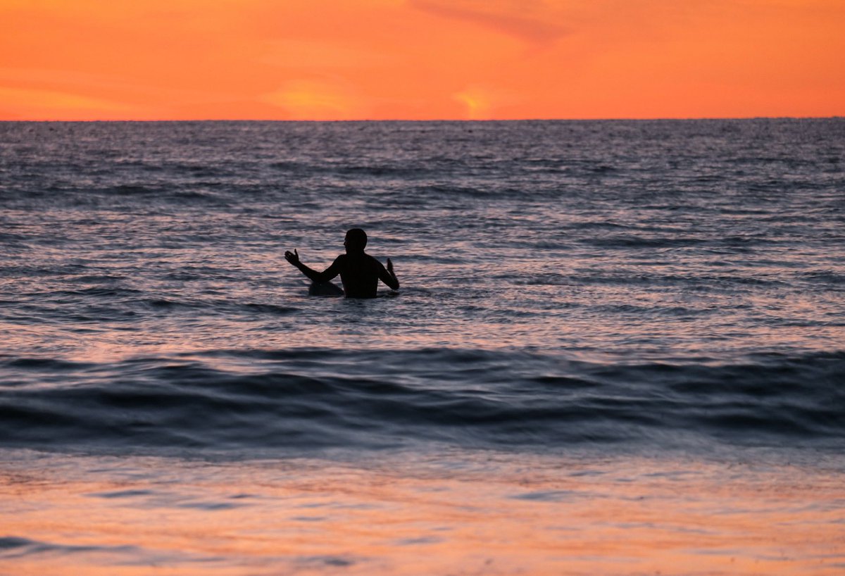 thisdevon's tweet image. Missing these sunsets already #devon #this_devon @visit_westward_ho @visitdevon @visit_north_devon @devonlifemag @sos_surf_uk @tikisurfcompany @circleonesurfco