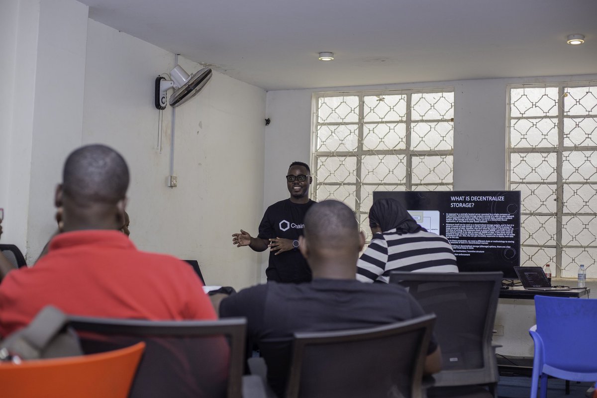 Code__bruh's tweet image. I had an incredible Saturday in Jinja teaching smart contract development with @chainlink! 🚀
Guided developers through:
✅ Building smart contracts .
✅ Integrating @chainlink data feeds.
✅ Deploying DApps .
Amazing to see developers getting hands-on with Web3 technology.