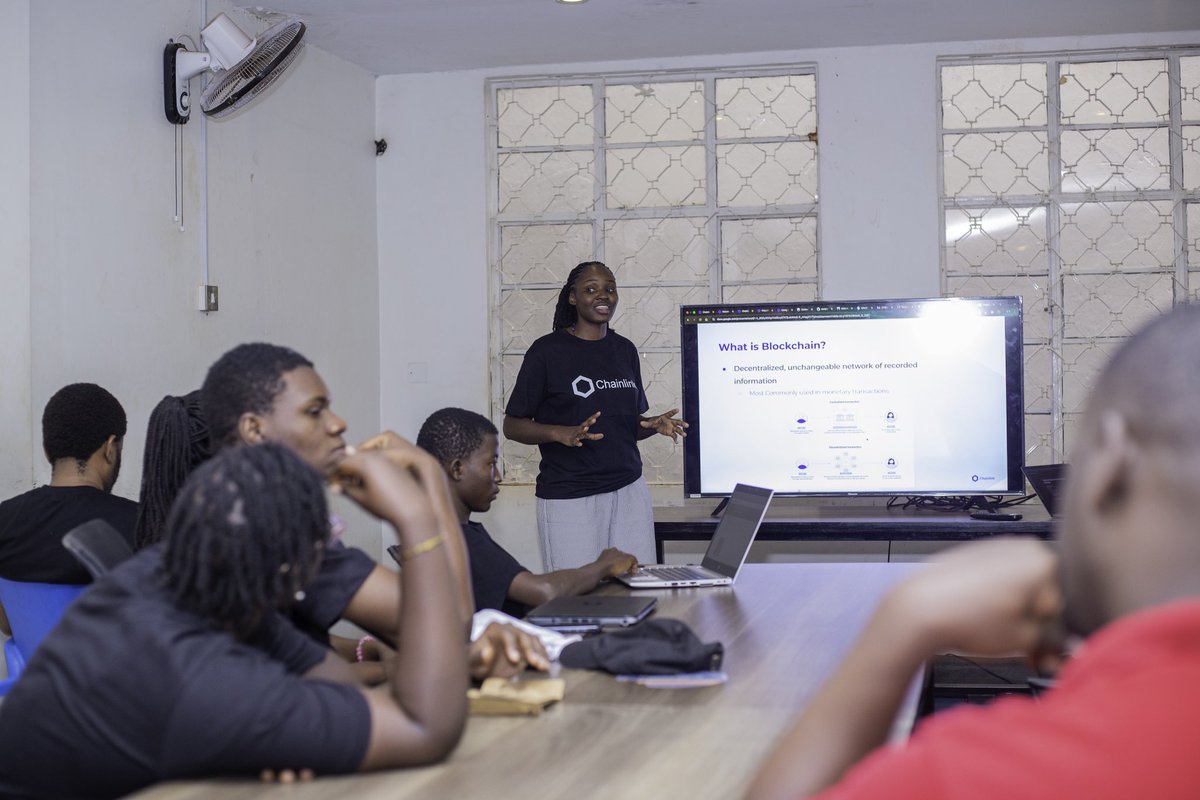 Code__bruh's tweet image. I had an incredible Saturday in Jinja teaching smart contract development with @chainlink! 🚀
Guided developers through:
✅ Building smart contracts .
✅ Integrating @chainlink data feeds.
✅ Deploying DApps .
Amazing to see developers getting hands-on with Web3 technology.