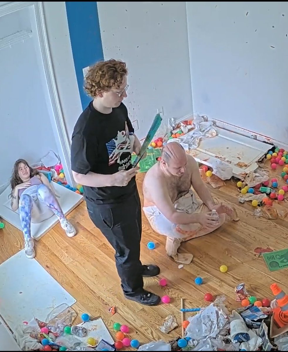 MeJohnson13743's tweet photo. "This is the one thing I'm good at, sitting and doing nothing." Aryeh.
๐
#fishtanklive #fishtankislive #fisht https://t.co/Lan2iZ8qOg