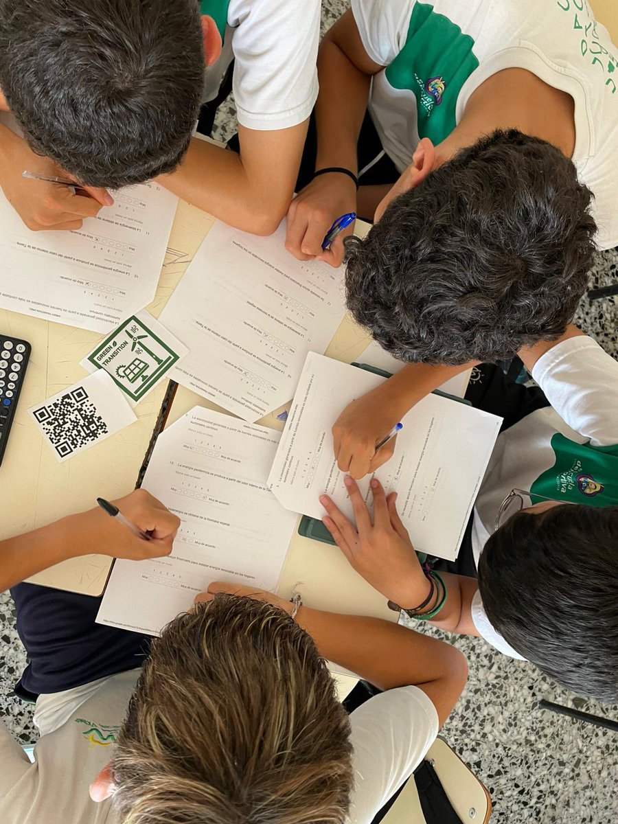 Colegio Diocesano La Presentación (@presentacionmlg) on Twitter photo 🔬  #3ESO ha trabajado con  <a href="/EncicGroup/">Encic</a> en un juego de realidad aumentada sobre Energías Renovables ⚡️🌍
Una experiencia que impulsa el pensamiento crítico y la competencia científica 💡🙌
Mención especial a  @infoUMA por impulsar la innovación educativa 🏫
 <a href="/fvictoria_es/">Fundación Victoria</a> 🔬  #3ESO ha trabajado con  <a href="/EncicGroup/">Encic</a> en un juego de realidad aumentada sobre Energías Renovables ⚡️🌍
Una experiencia que impulsa el pensamiento crítico y la competencia científica 💡🙌
Mención especial a  @infoUMA por impulsar la innovación educativa 🏫
 <a href="/fvictoria_es/">Fundación Victoria</a>