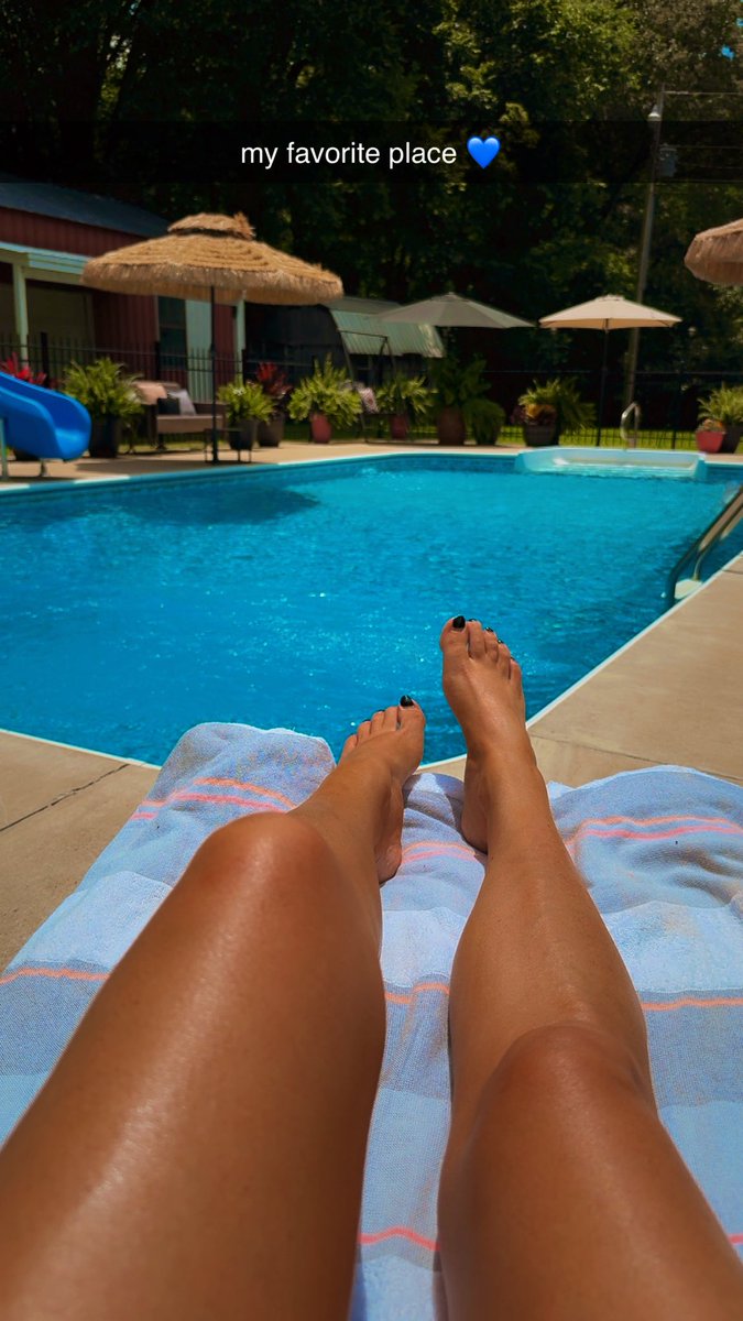 tiffanyhamlet's tweet photo. The best weekend, got a tan, Florida in 10 days!☀️🌴👙💙 https://t.co/tKNKCPtfZW