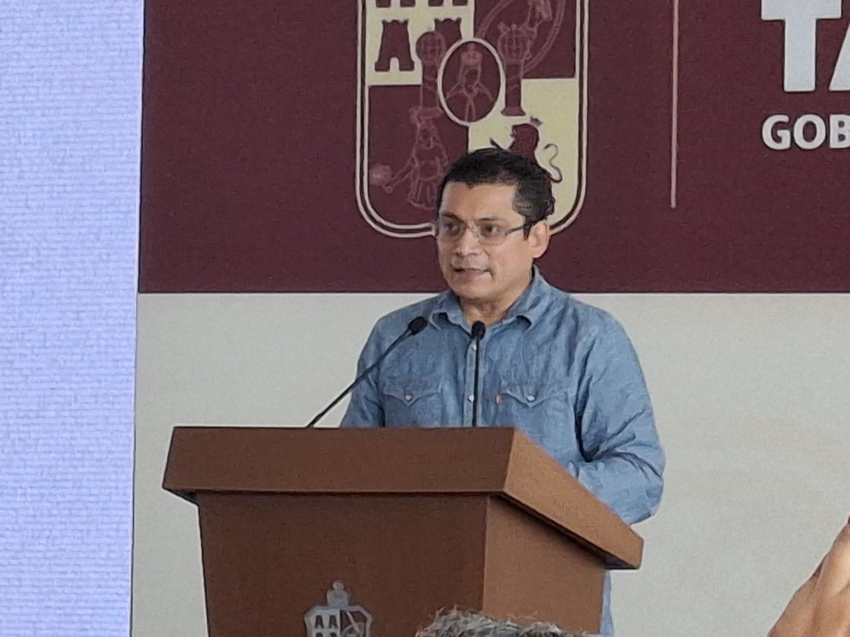 El derecho a la #transparencia y a la #informaciónpública quedan garantizados por el <a href="/Gobdetabasco/">GOBIERNO DE TABASCO</a>, afirmó <a href="/fer_vazquezr/">Fernando Vázquez</a>, al encabezar la conferencia del #GobiernoDelPueblo en representación de <a href="/TabascoJavier/">JAVIER MAY</a>