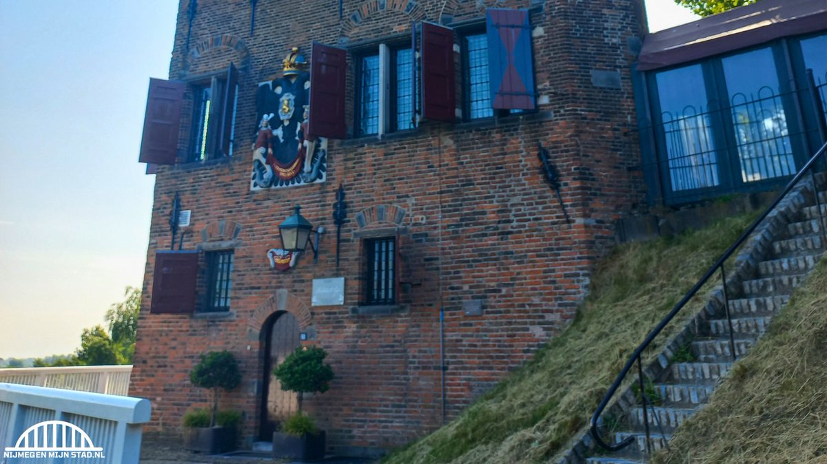 Als je terug komt over de Waalbrug
zie je de Belvedere al van ver
Zo herkenbaar.
 #Nijmegen