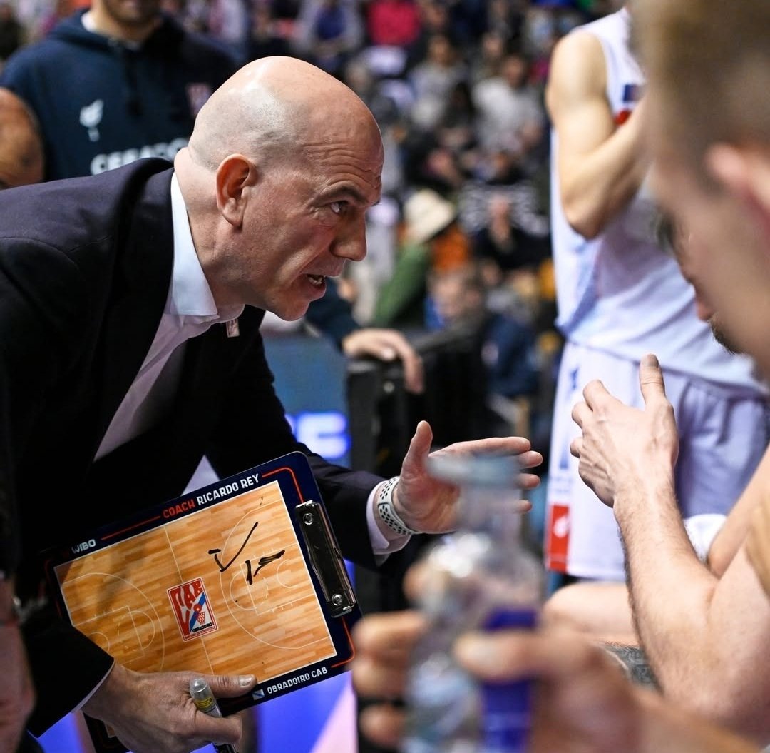 ⚫⚪ FÉLIX ALONSO se hace cargo del banquillo del FC Cartagena BC.

El técnico leonés sustituirá a Jordi Juste en el banquillo cartagenero tras su fichaje por Tizona.

La última experiencia de Félix Alonso en la liga fue en el Monbus Obradoiro esta campaña.

#PrimeraFEB