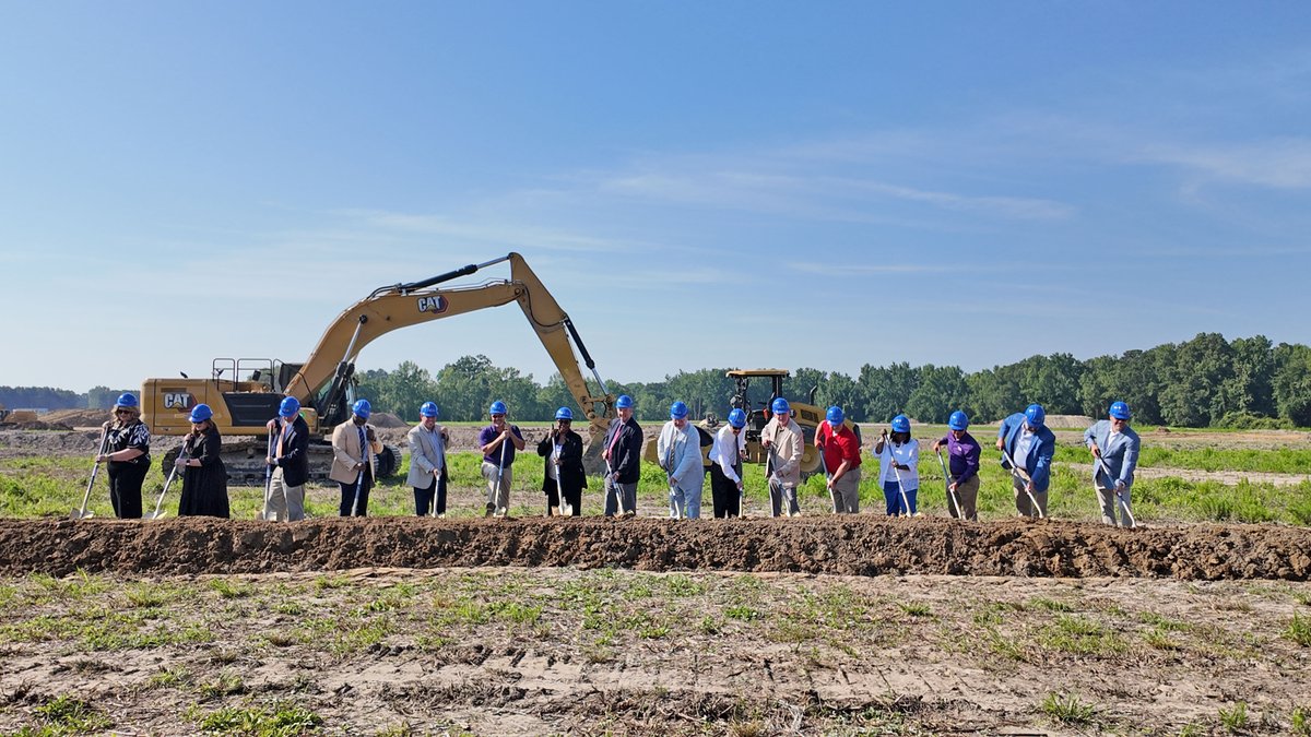 HarnettCounty's tweet photo. πβ¨ This morning, Harnett County Schools officially broke ground on Flatwoods Middle School β a major milestone in our commitment to educational growth! π« https://t.co/f0pN3XiMzF