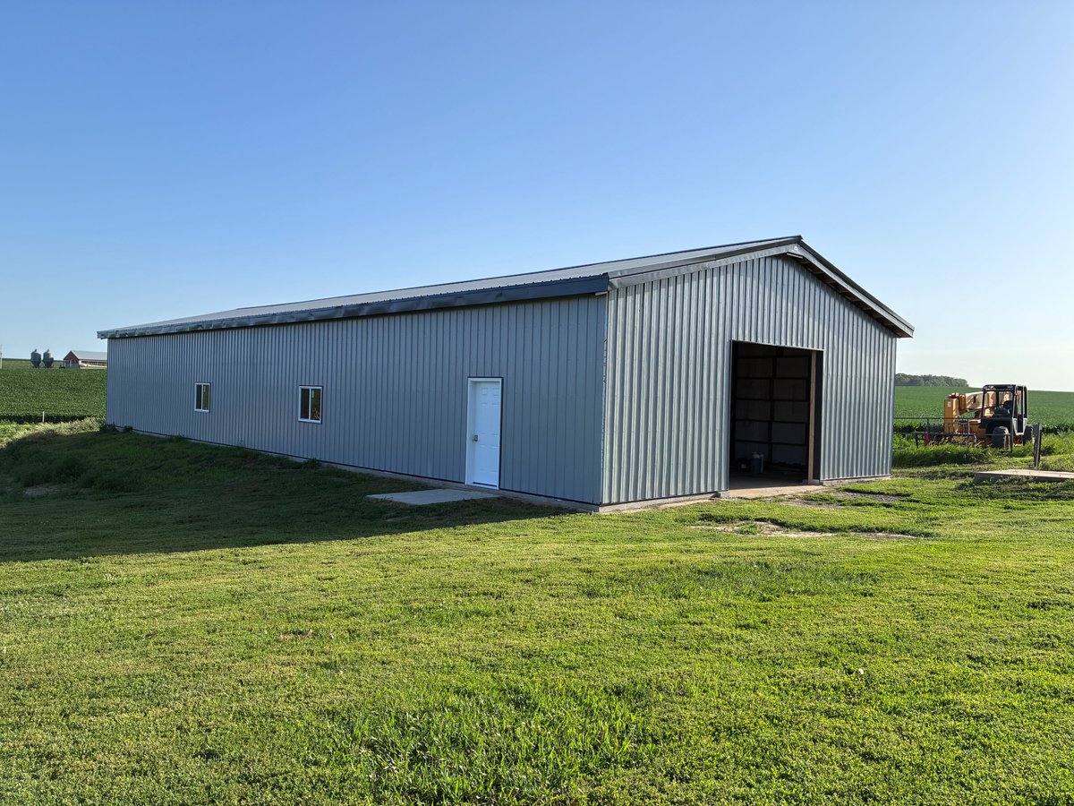 KodeationsTV's tweet image. Happy Monday! I am tired! 🥱 Coming off another long weekend... In case you don't know, Me, my 4 in-laws have been building this 36'x90' building! #carpenter