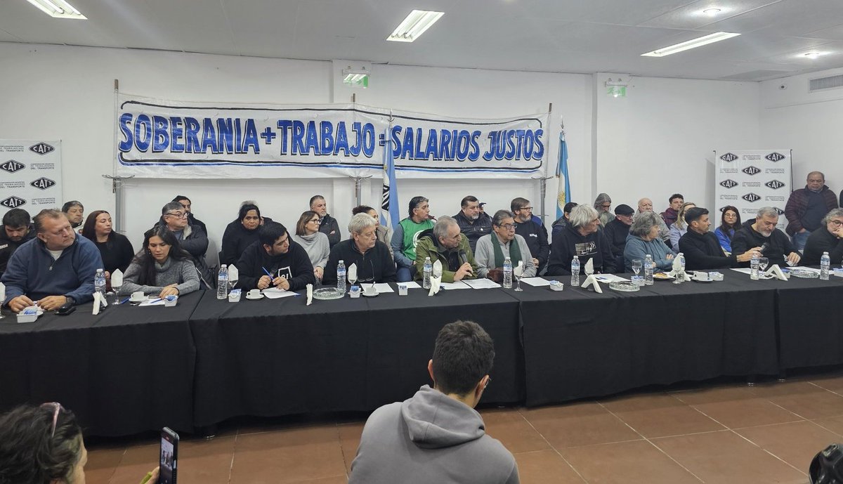 🔴 #AHORA | Gremios anuncian una movilización para este miércoles al ministerio de Desregulación de <a href="/fedesturze/">Fede Sturzenegger</a>

📢 Convocan UOM, estatales, sindicatos del transporte, la CTA Autónoma y movimientos sociales, entre otros