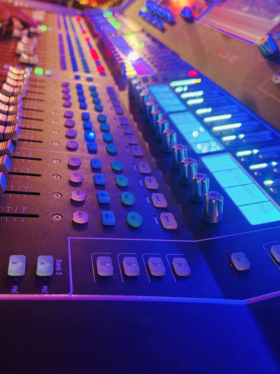 cinecraftent's tweet photo. 🎶 “Every button tells a story. Ready to drop the next big hit! 🚀 #MixAndMaster #MusicMakers” https://t.co/WQURcfMpGn