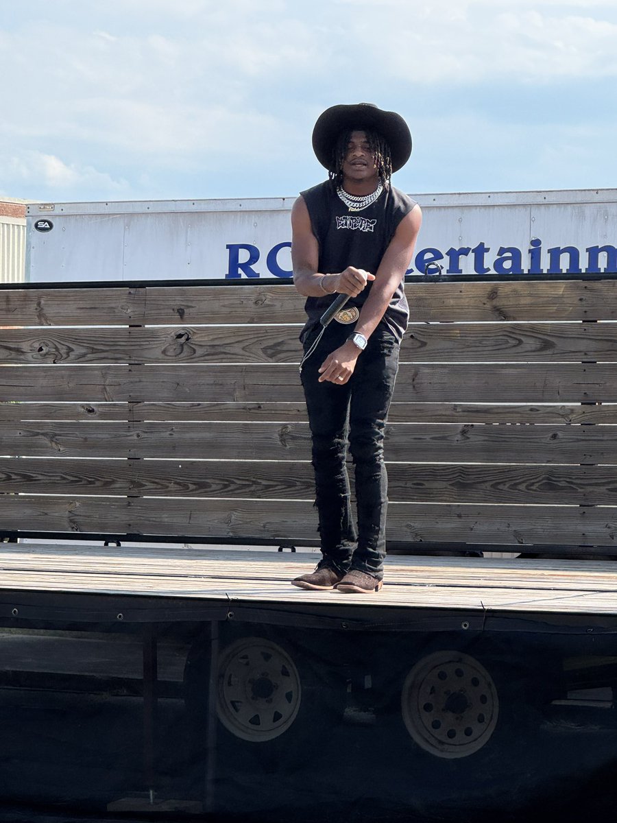 keyharris's tweet image. What a day in Milledgeville for Community Unity Day. Proud to partner with Tracy &amp;amp; RC Bundrage &amp;amp; TH Community Services to sponsor this event.

A $1000 donation helped award two scholarships to outstanding young women. Grateful to all who made it unforgettable.

#CommunityUnity…