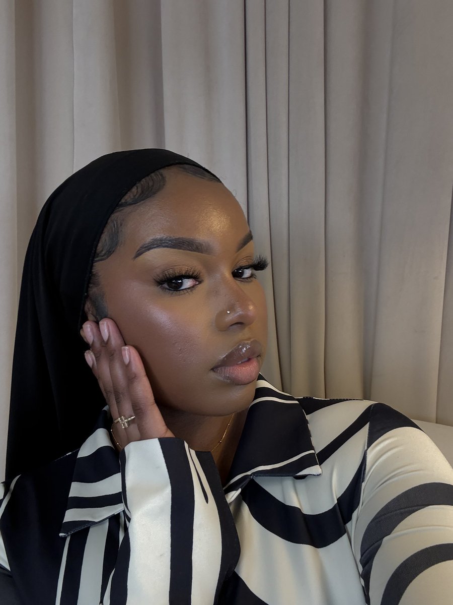 dbalde_'s tweet image. Face card been ☕️