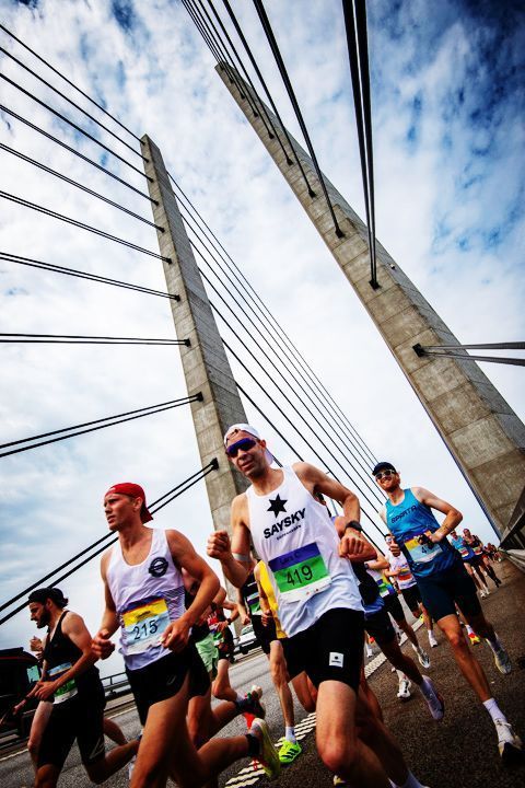 PhotoMattJames's tweet photo. Runners are seen traversing the Øresund Bridge, a symbolic link between Denmark and Sweden, during a Half Marathon celebrating its 25th year

#Running #Bridge #Copenhagen #ØresundBridge #Denmark #Malmø #Sweden #Photographer #Sports #HalfMarathon https://t.co/dkklSsw0jQ