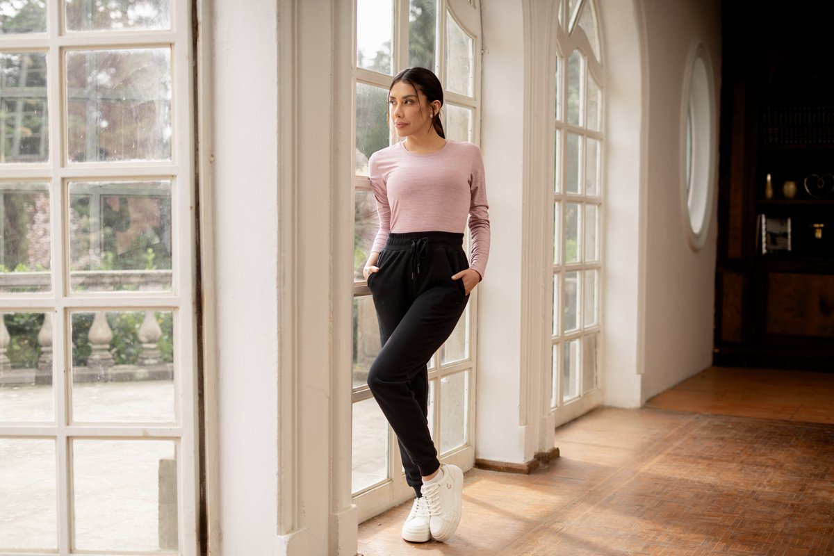 CHARLY (@charlymxofi) on Twitter photo ¡Lista para la aventura! Con mi outfit de CHARLY, me siento preparada para cualquier plan.
¡A explorar el mundo con estilo, hermanas! 👚
🛍️: bit.ly/46eQSAa
#FlojosConIniciativa
<a href="/realkarime/">Karime Pindter</a> | #CHARLY ¡Lista para la aventura! Con mi outfit de CHARLY, me siento preparada para cualquier plan.
¡A explorar el mundo con estilo, hermanas! 👚
🛍️: bit.ly/46eQSAa
#FlojosConIniciativa
<a href="/realkarime/">Karime Pindter</a> | #CHARLY
