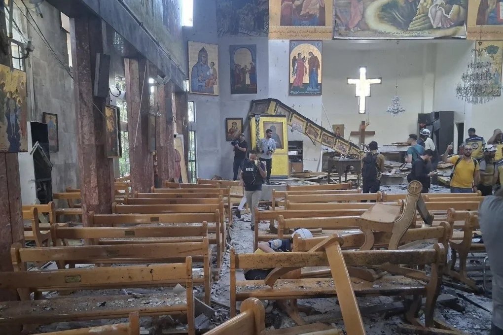 thenexgentimes's tweet photo. 🚨BIG: Damascus Church Bombing - Death Toll Rises to 25
A suicide bomber linked to ISIS attacked a Greek Orthodox church during service, killing 25 and injuring 63.
#Syria #Damascus #ChurchAttack #ISIS #GreekOrthodox #damascusattack https://t.co/nMBSh9TeEy