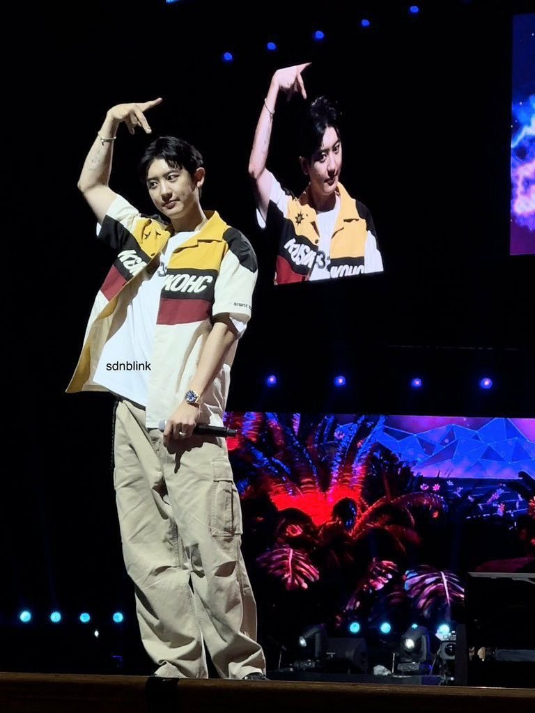 tomoonandbaek's tweet photo. every 174cm                             need a 189cm https://t.co/Lx6fVtBdX6