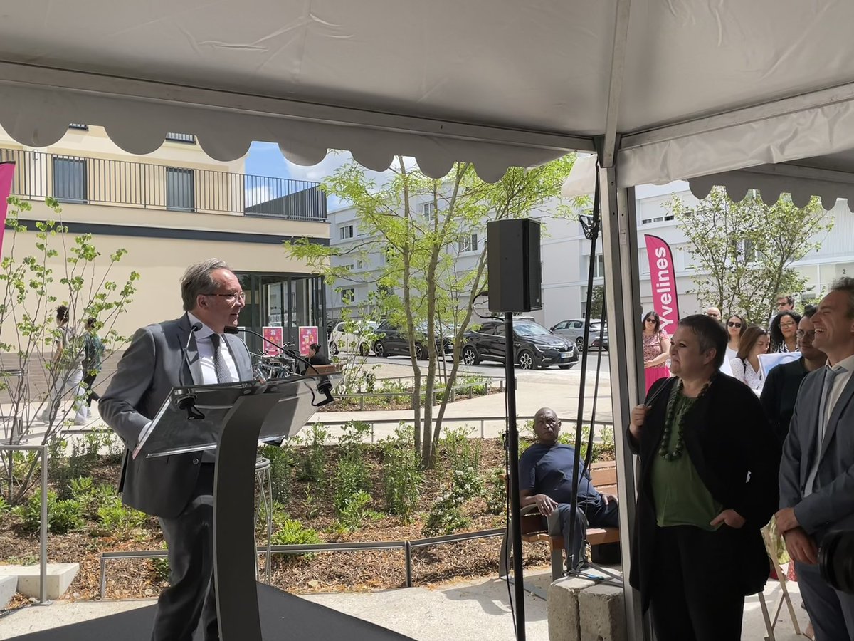 Ravi d’inaugurer aux côtés de <a href="/LaurentBrosse/">Laurent Brosse</a> les nouveaux logements des Résidences Yvelines Essonne à <a href="/VilledeConflans/">Conflans-Sainte-Honorine</a>, quartier Paul Brard. Un projet soutenu par le Département <a href="/Les_Yvelines/">Les Yvelines</a>.

Une vision, une volonté et une énergie communes ont permis cette belle réalisation. 🏡