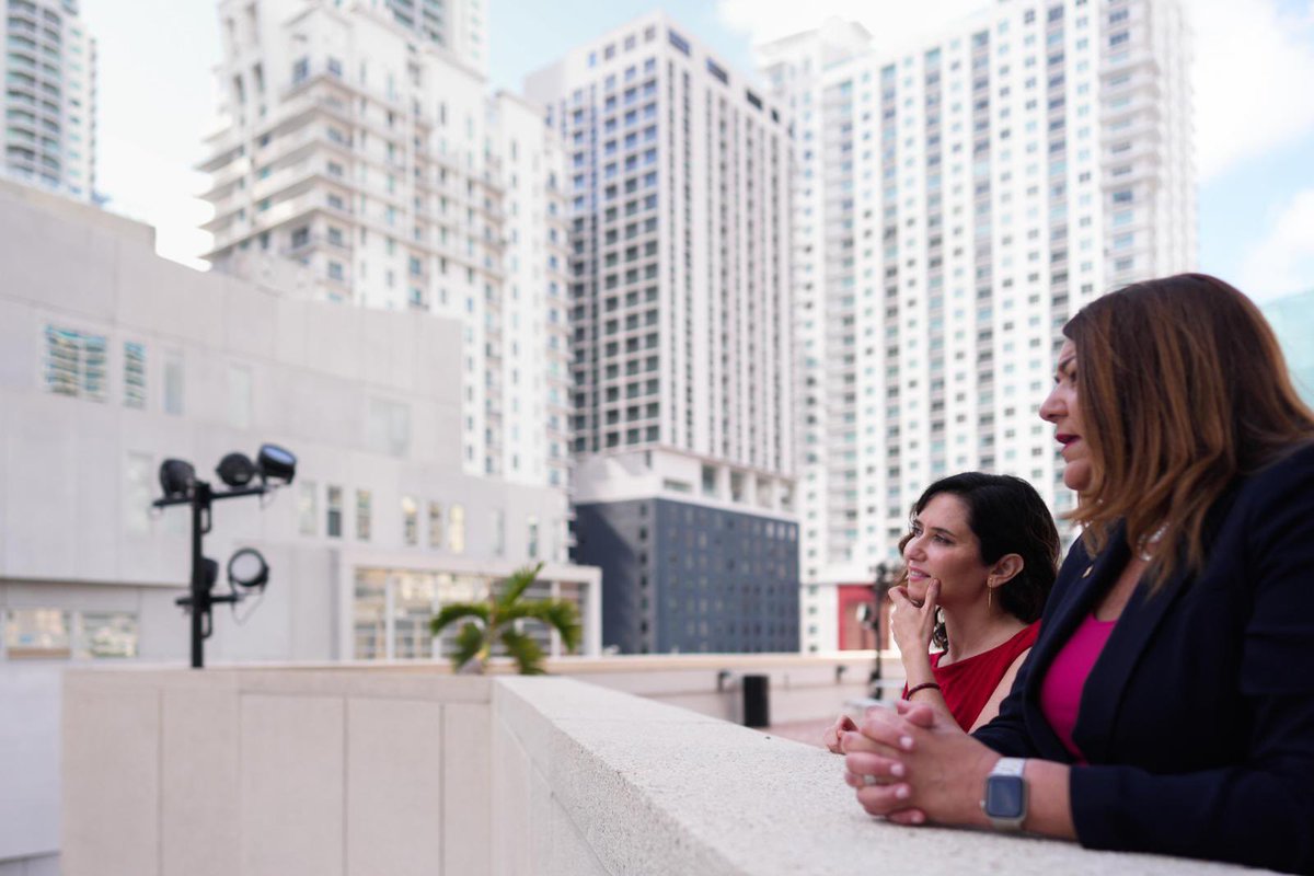 Presentamos en Miami Dade College el programa Américo Castro para incorporar profesores visitantes a las universidades madrileñas.

Queremos promocionar el intercambio de estudiantes y profesores y multiplicar la investigación, junto a la industria, la empresa y la FP.
