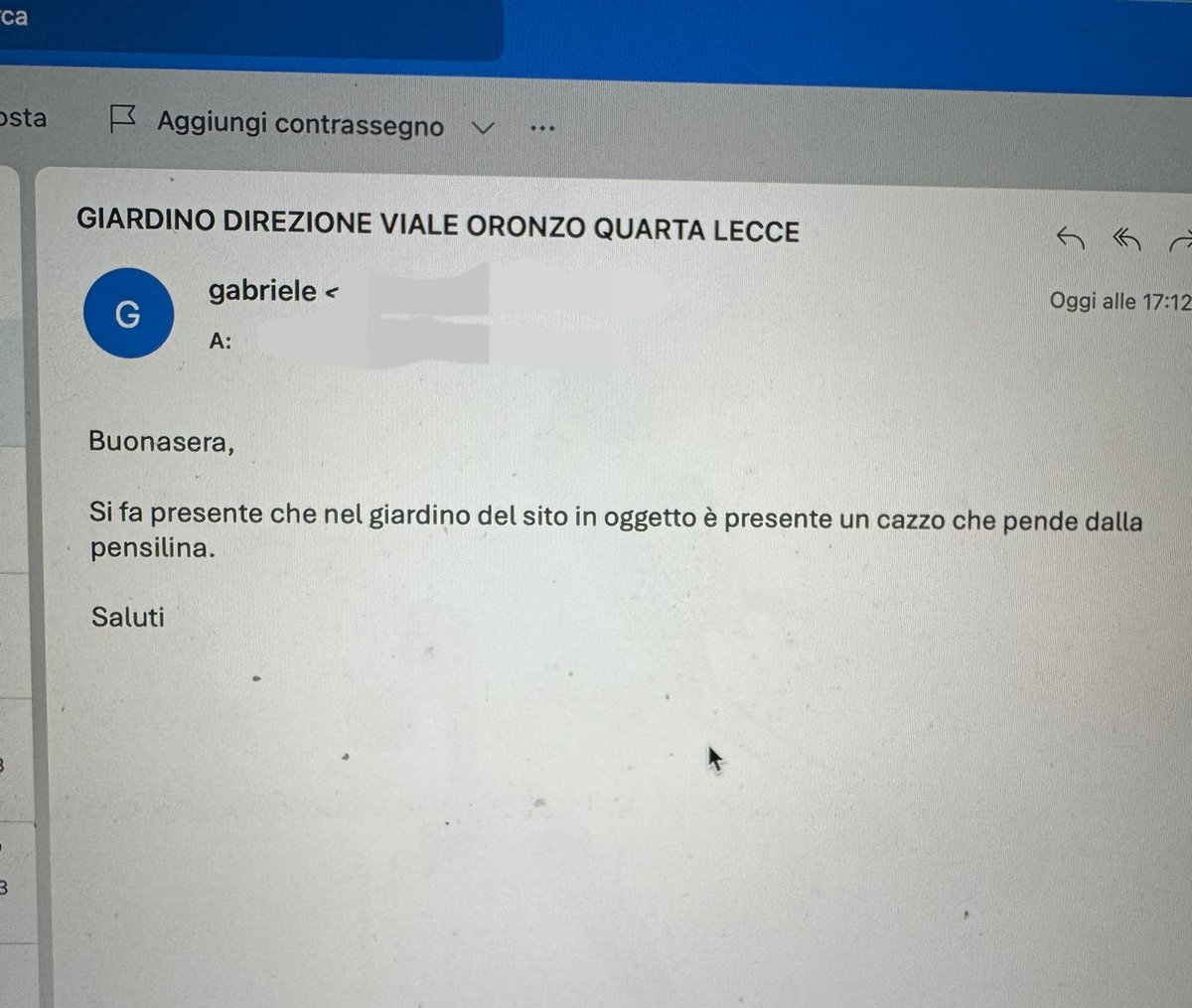laerantonio's tweet photo. mi spettano automaticamente quattro mesi di ferie dopo aver letto questa mail https://t.co/R1wGyDId35