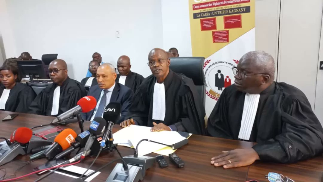 Guinée : le Barreau dit NON à la justice-bidon du CNRD conakrylemag.com/guinee-le-barr…