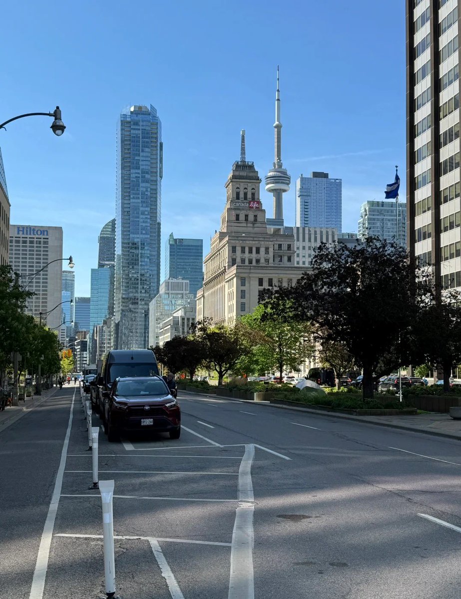 icannotbelieb's tweet image. It’s hard not to fall in love with sunny days in Toronto❤️🇨🇦