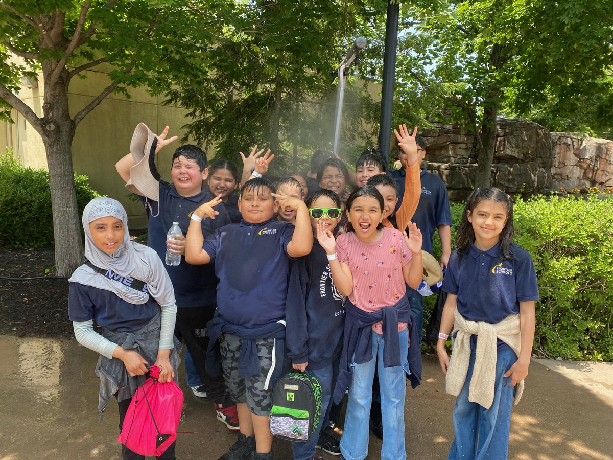 FrontierSchools's tweet image. Our #FSIMiddle Tigers had a great time at the @KansasCityZoo last Friday! 🐯🦓🦒🐘

What an exciting day full of learning and adventure!
#SummerAtFrontier